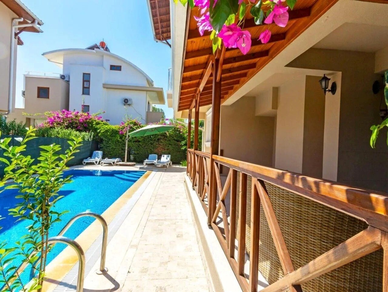 Фото Paradise Town Villa Hadrian 3*